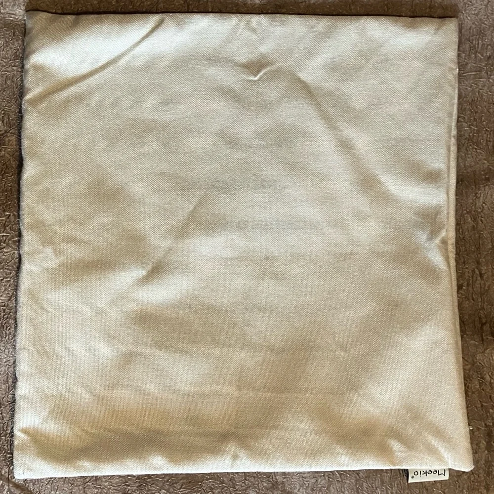 Floral Wreath Accent Pillow Cover